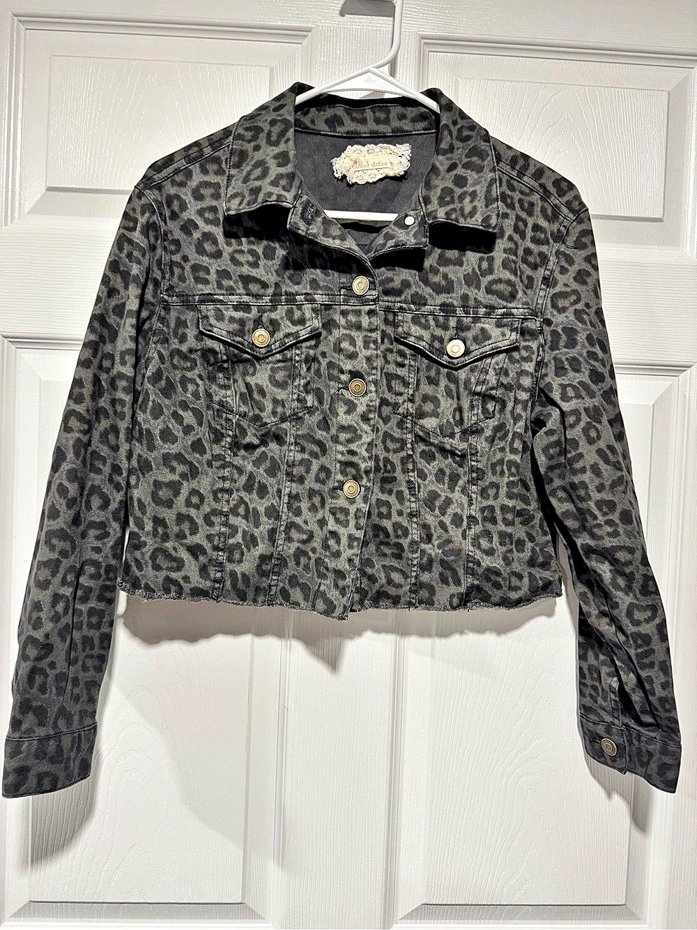 Altrd State Smokey Cheetah Leopard Print Cropped Jean Jacket Size Small